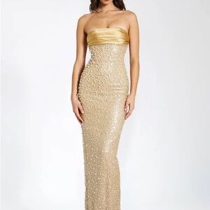 Brand new Miss Circle gold gown - Medium